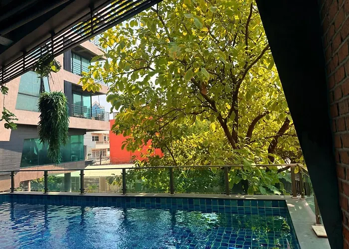 Rent V38 #420 Friendly Thailand Bangkok